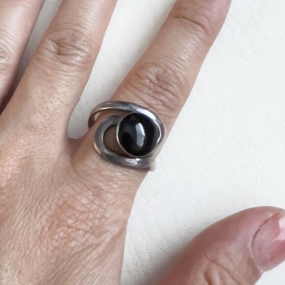.925 Sterling Silver Ring Mexico Swirl Wave Black Stone Onyx Size 6 - Picture 2 of 7